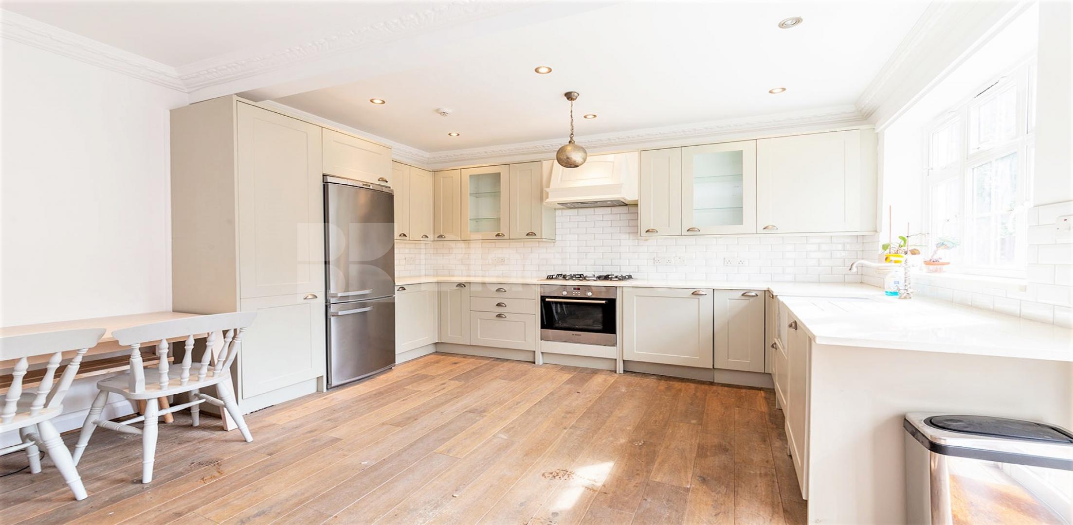 			3 Bedroom, 1 bath, 1 reception Flat			 Little Ealing Lane, South Ealing